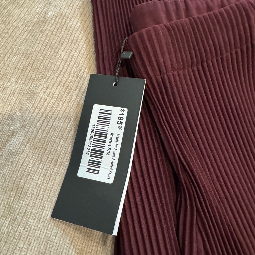 Ruti Burgundy Merlot Masterful Plisse Pleated Ribbed Pants & Top Size S/M NEW - Picture 5 of 7